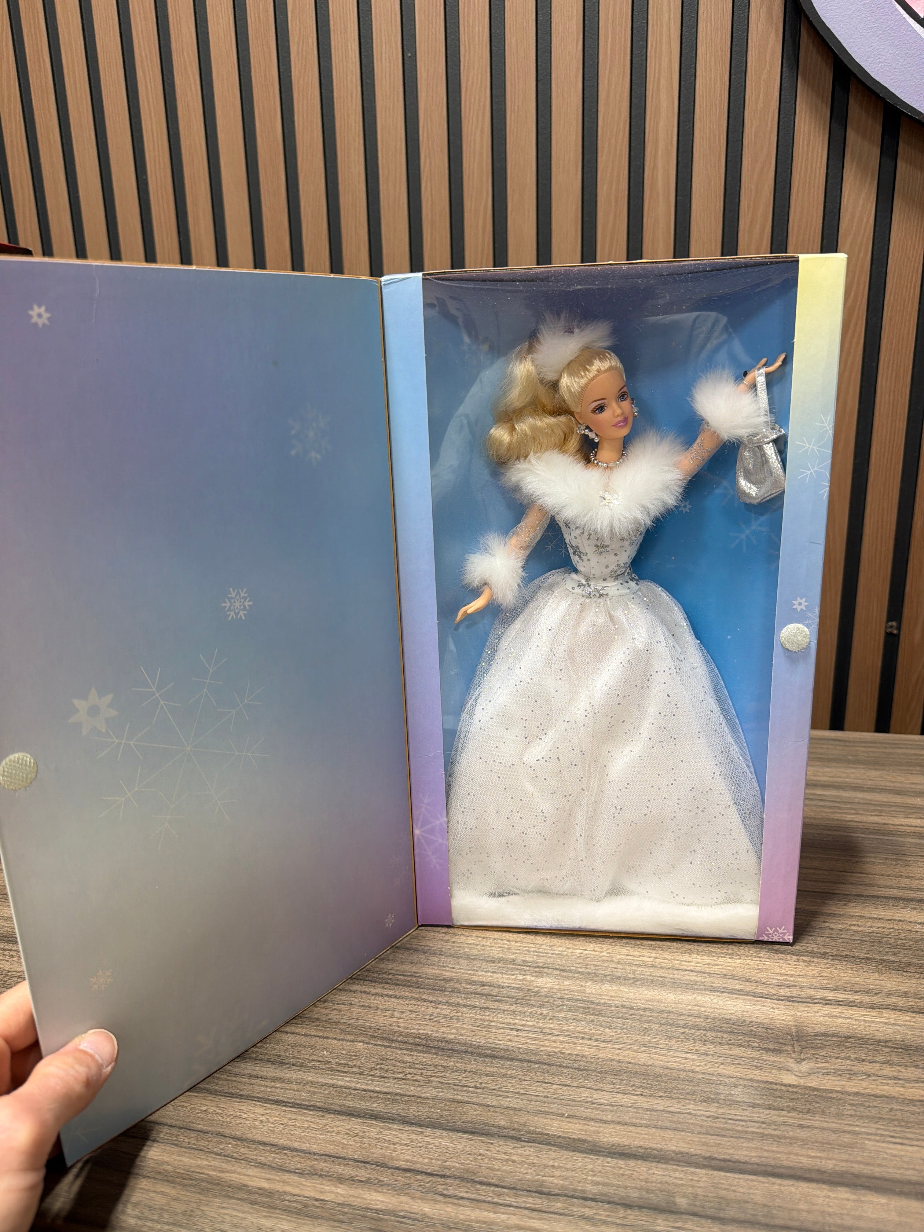 Winter's Reflection Barbie Doll Blonde 2002 Mattel 55682