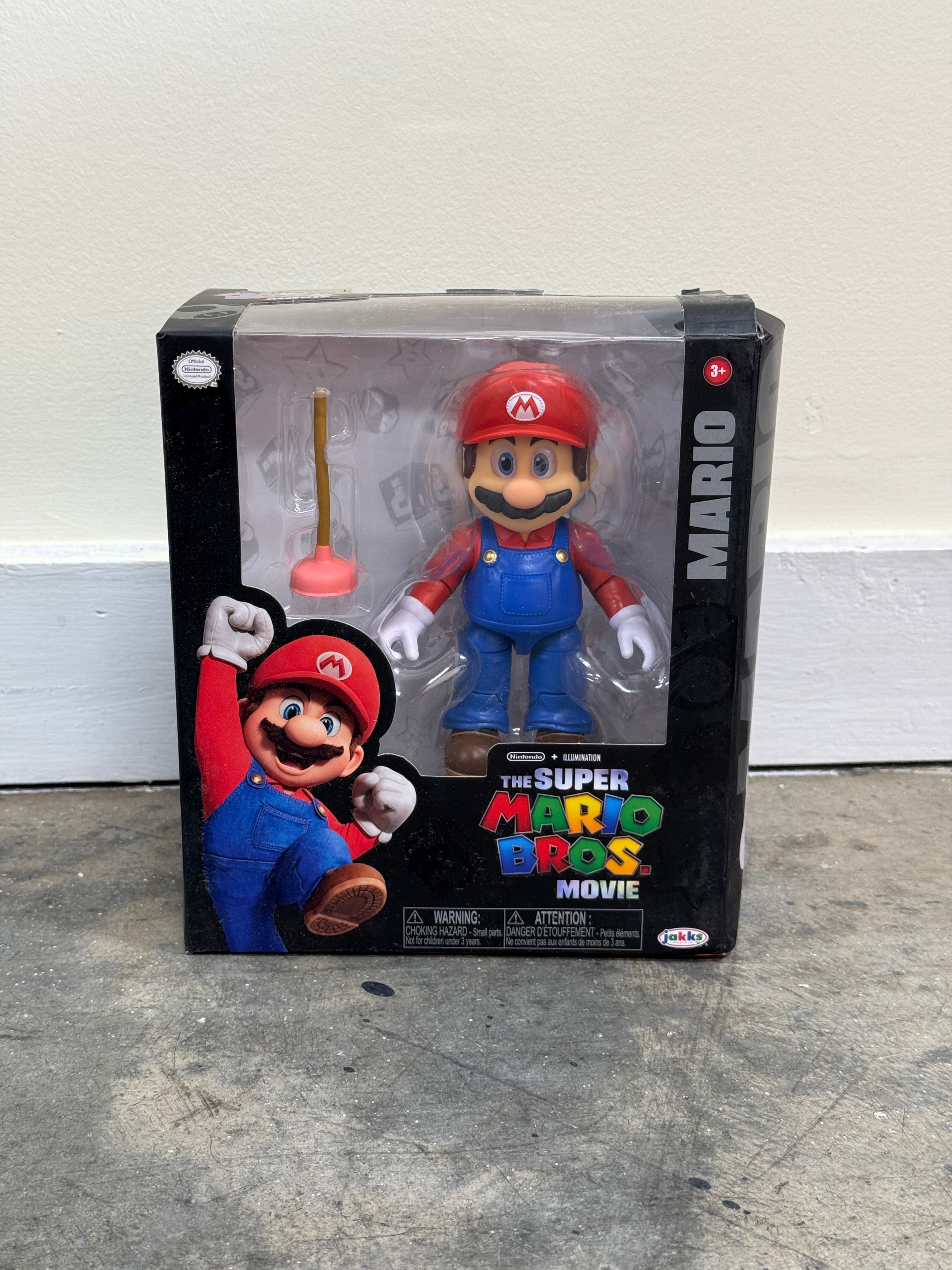 Super Mario Movie 5 inch Mario Action Figure with Plunger Accessory