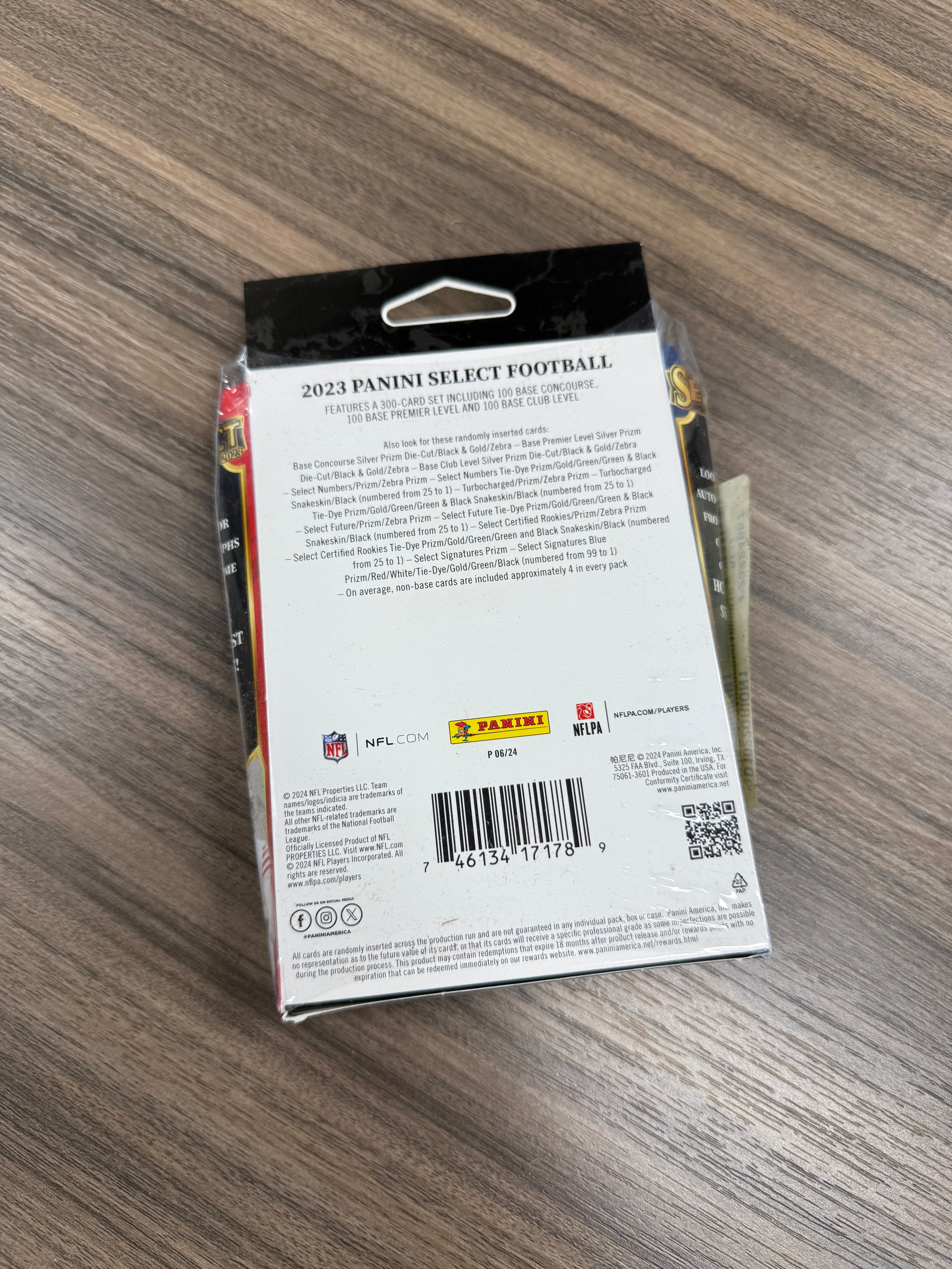 2023 Panini Select Football Trading Cards Hanger Box