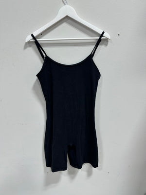 Aritzia TnAction TnaBUTTER New Rhythm Scoop Neck Short Romper - Black - Size M