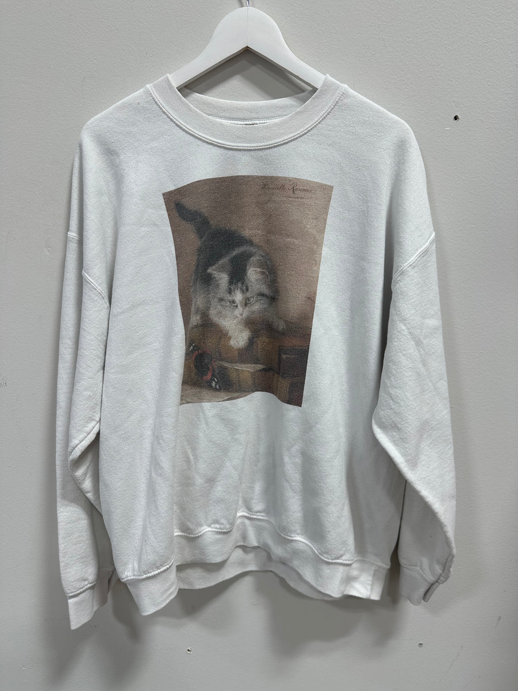 Vintage Henriette Ronner-Knip A Kitten Chasing A Butterfly Graphic Sweatshirt White XL