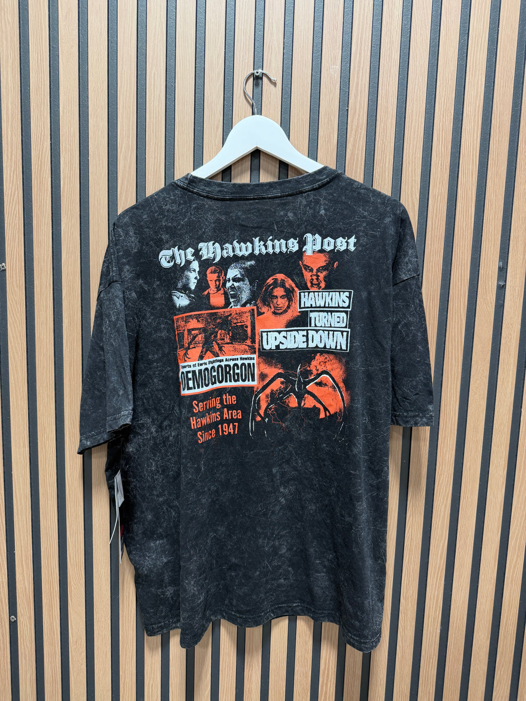 Netflix Stranger Things Roll Out Oversized Graphic T-Shirt from No Boundaries, Men's & Big Men's
