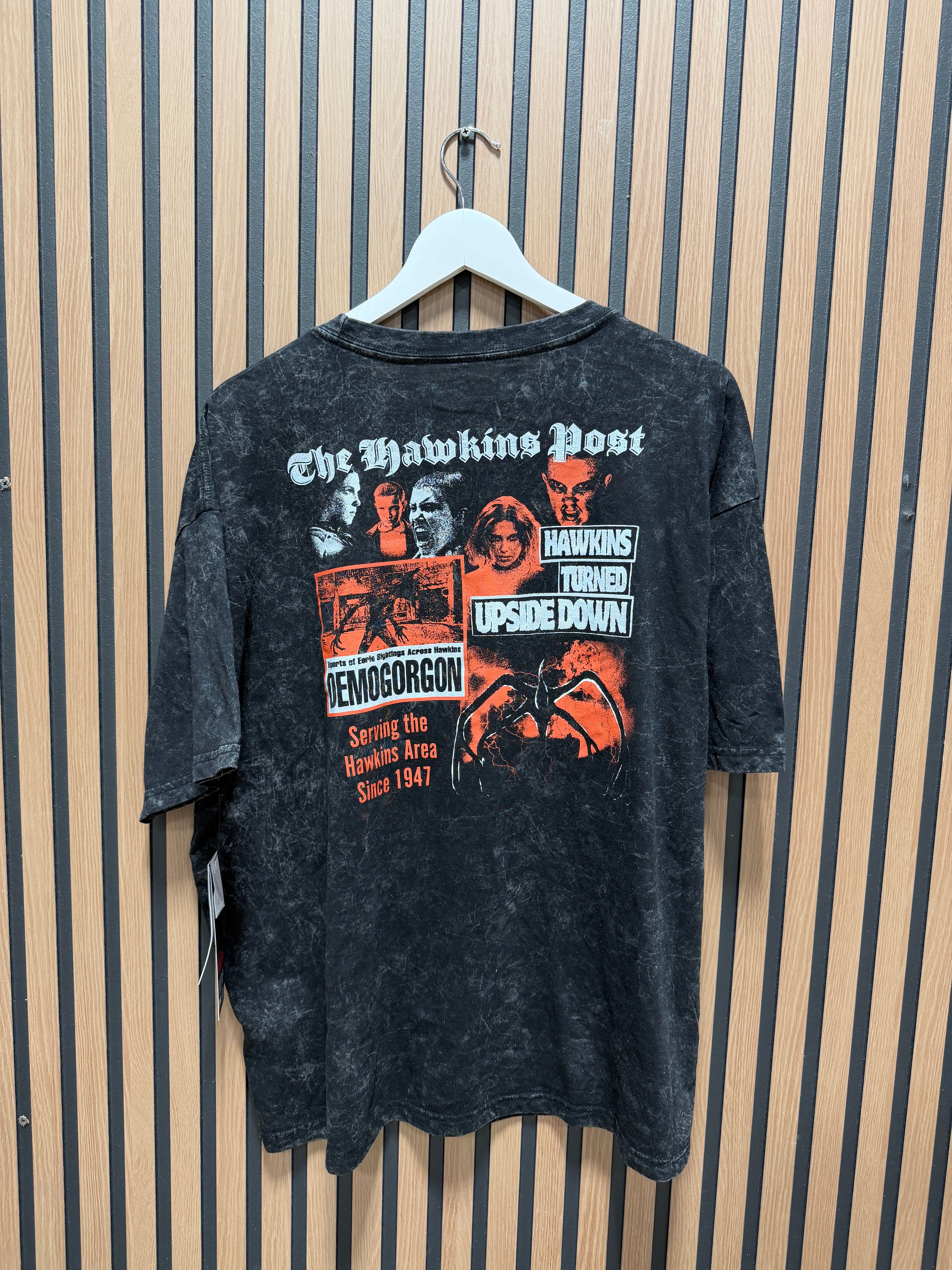 Netflix Stranger Things Roll Out Oversized Graphic T-Shirt from No Boundaries, Men's & Big Men's