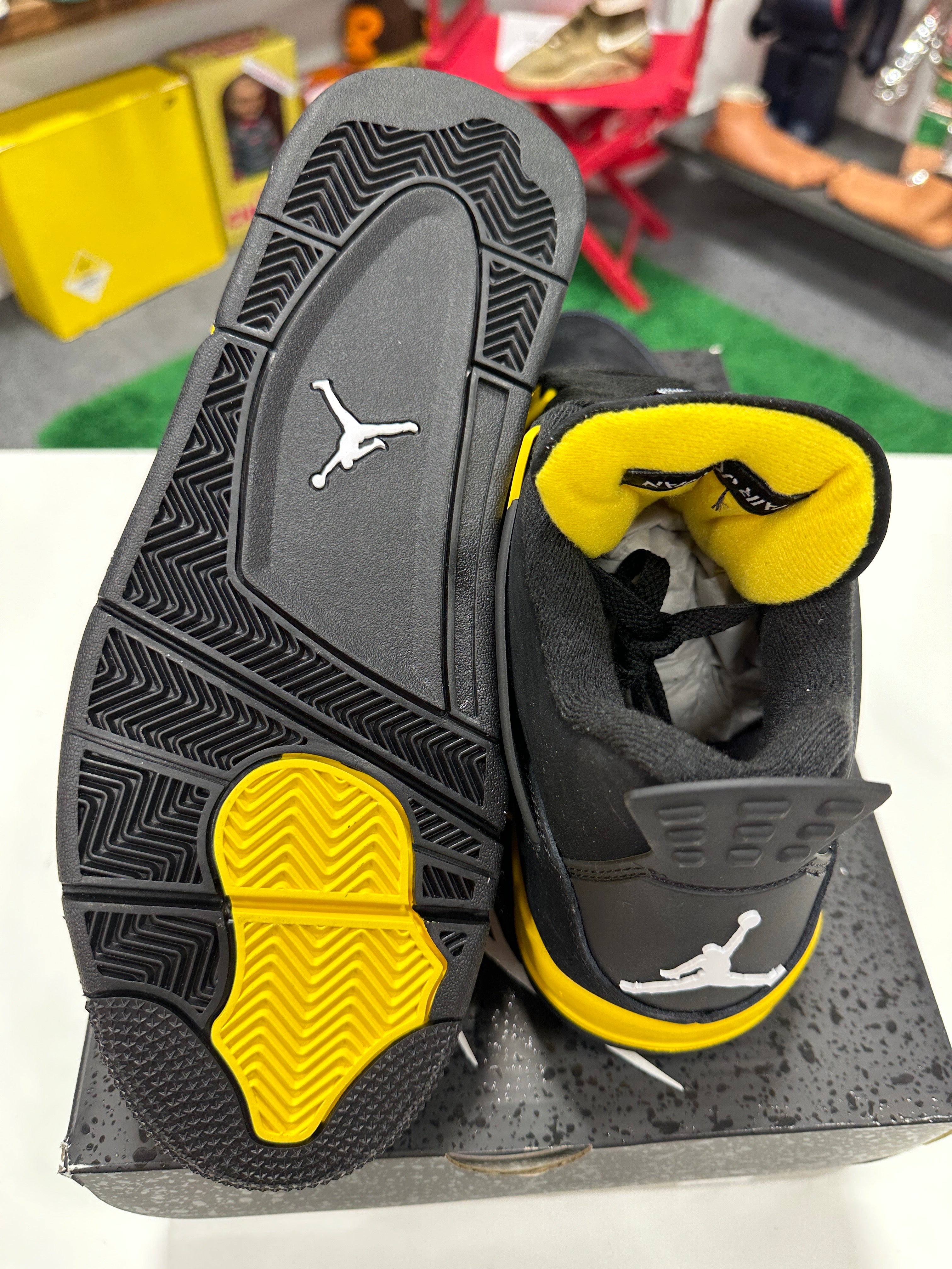Jordan 4 Thunder Sz 10.5