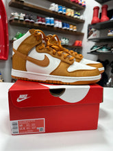 Load image into Gallery viewer, Nike Dunk High Orange Sz 10
