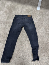 Load image into Gallery viewer, Todd Snyder New York Sz 33x32 Skinny Jeans
