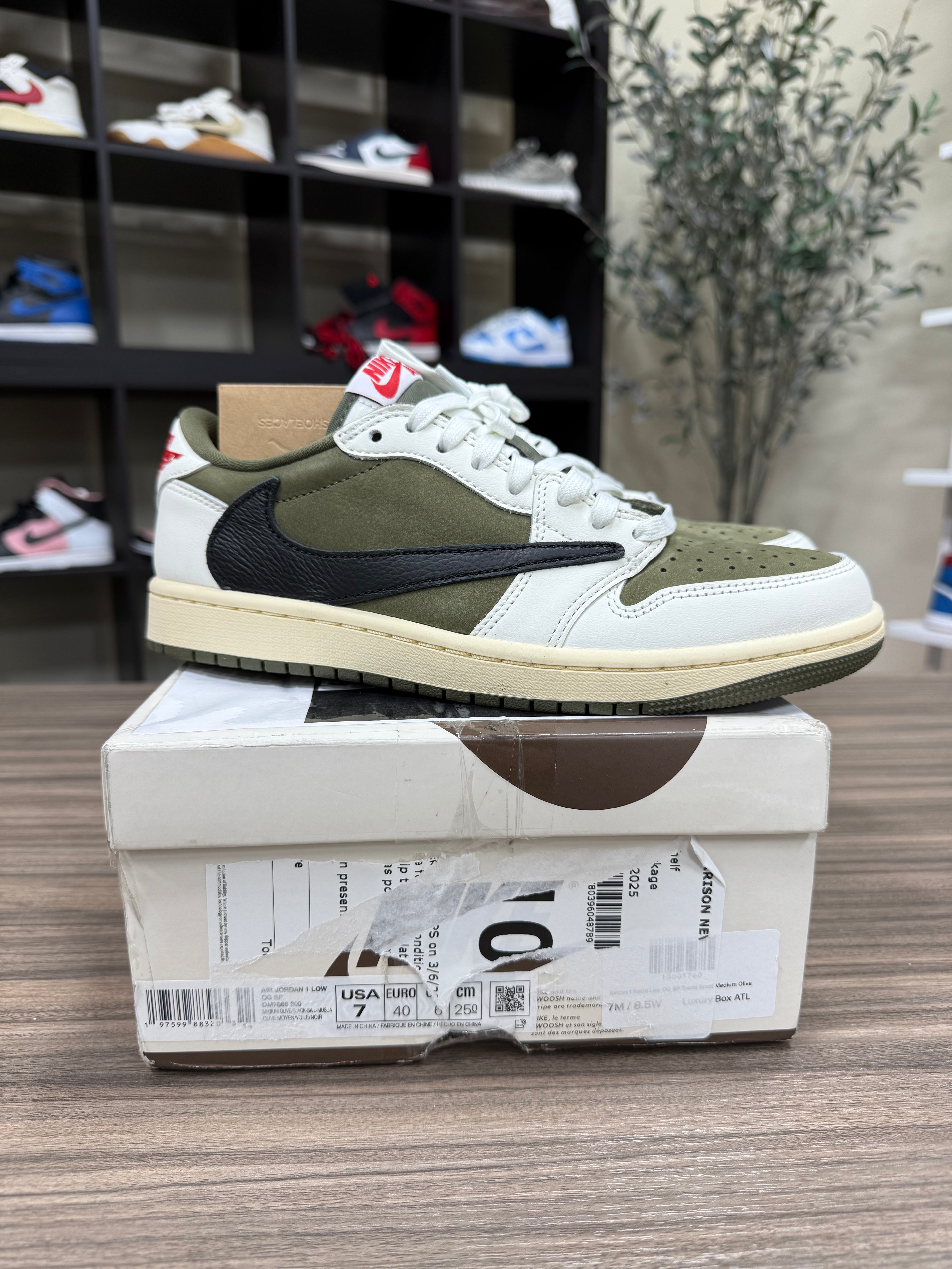 Jordan 1 Retro Low OG SP Travis Scott Medium Olive Sz 7M DAMAGED BOX