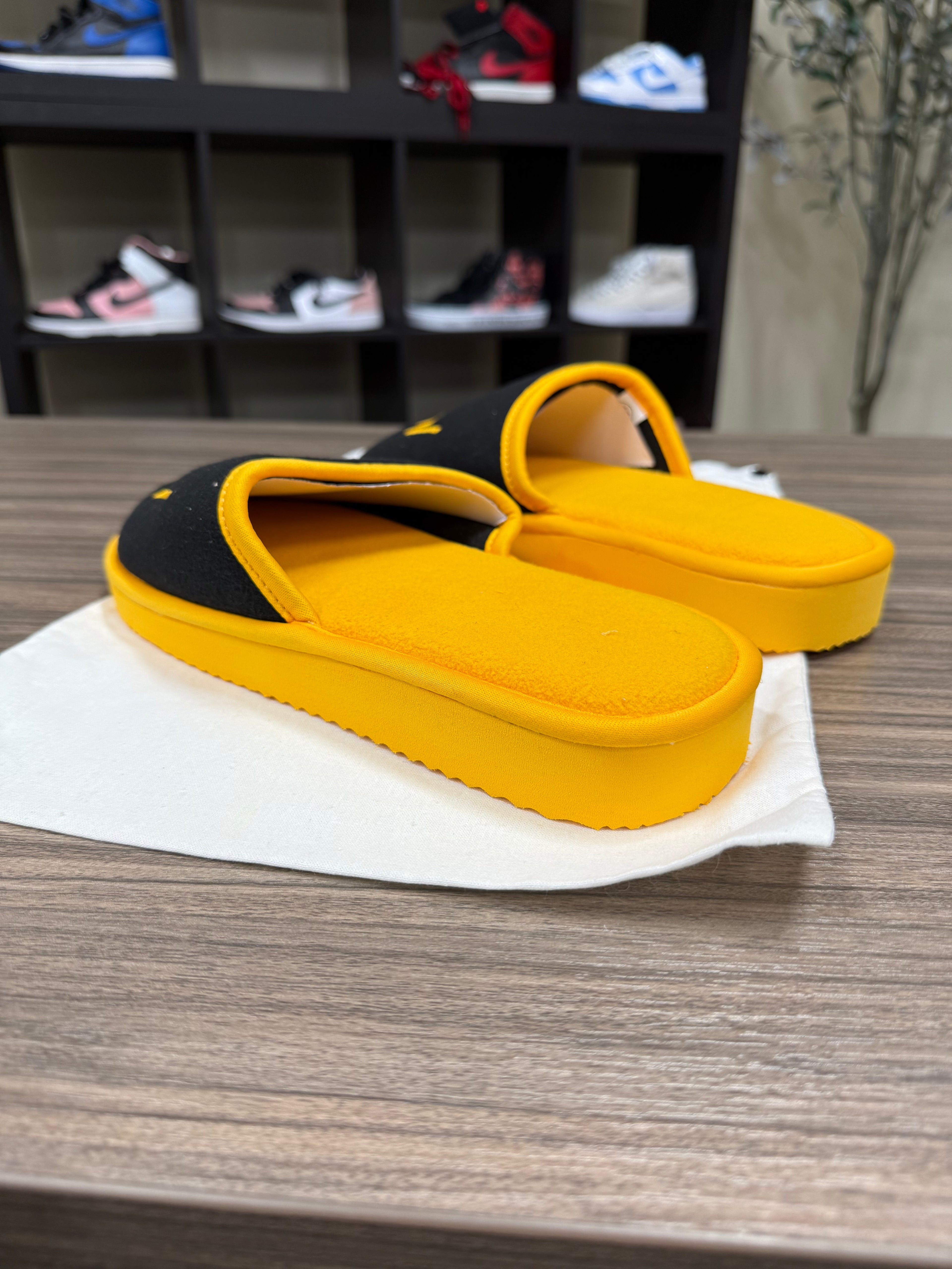DREW HOUSE SSENSE Exclusive Black & Yellow Scribble Slippers Sz S-M (8ish)