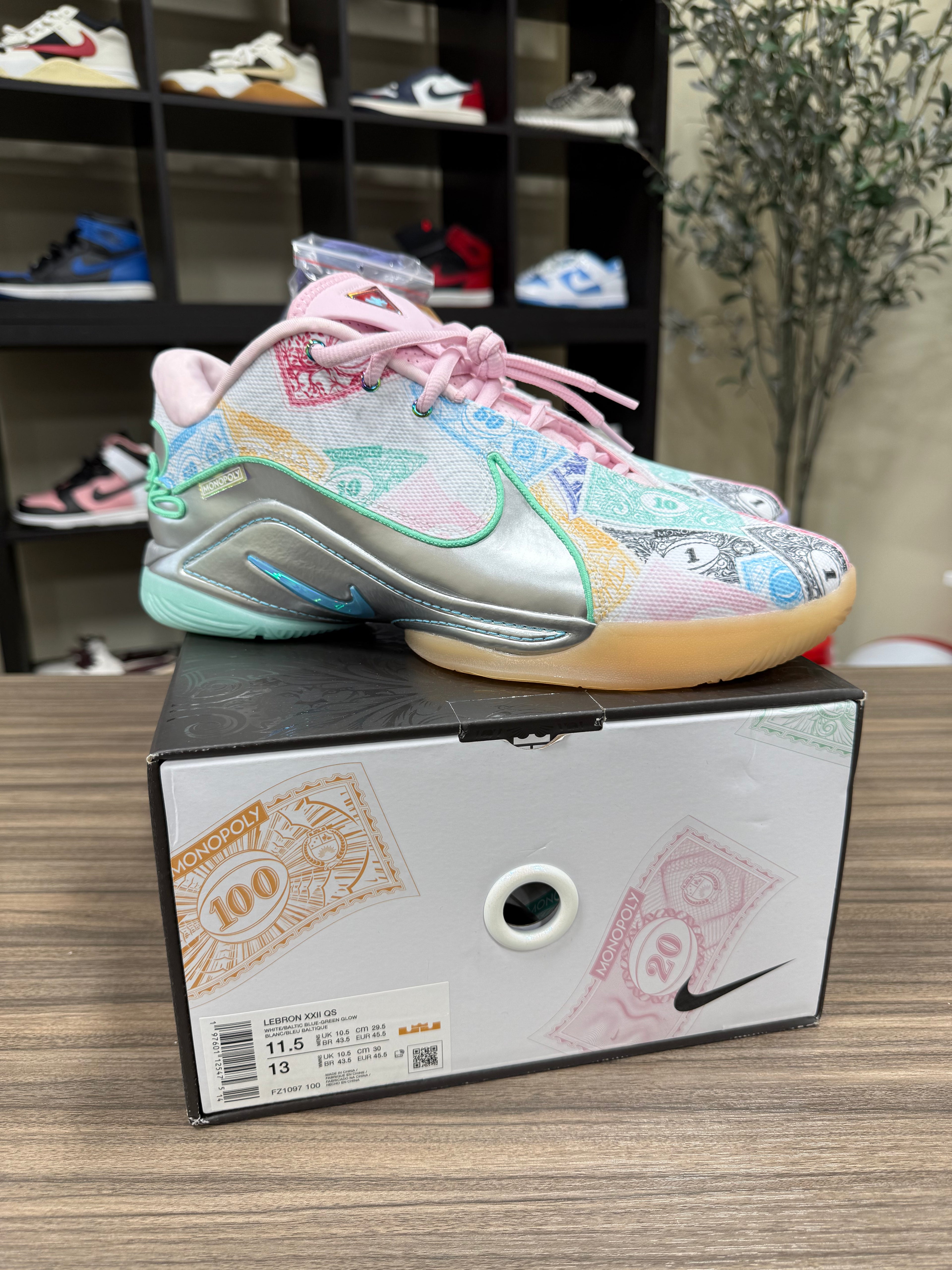 Nike LeBron 22 Monopoly Sz  11.5