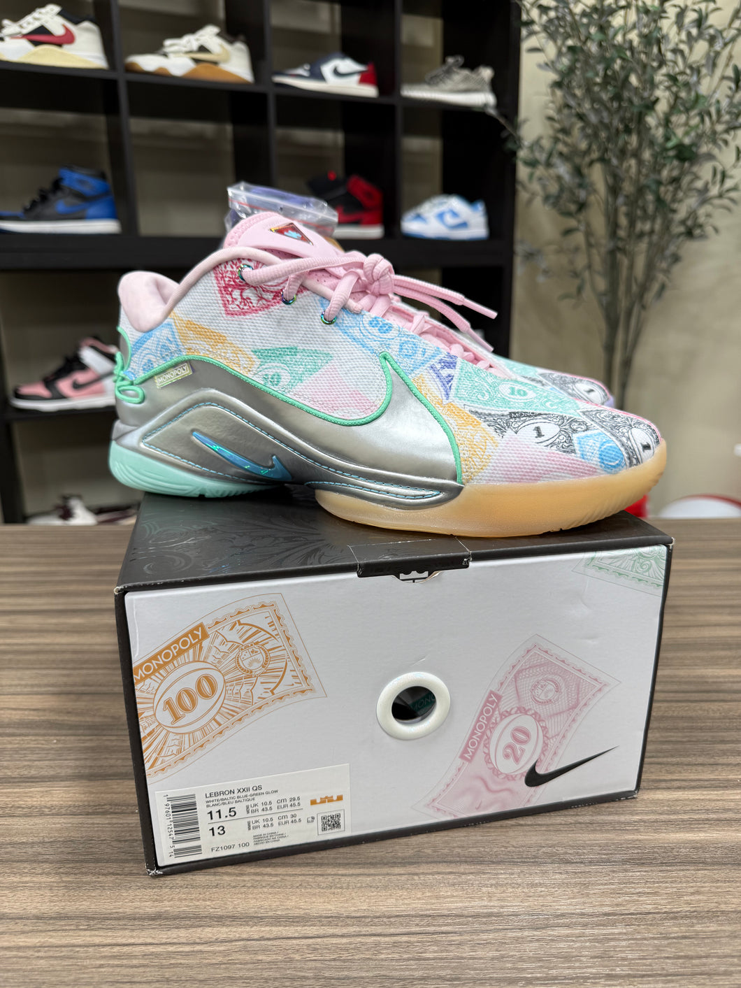 Nike LeBron 22 Monopoly Sz  11.5