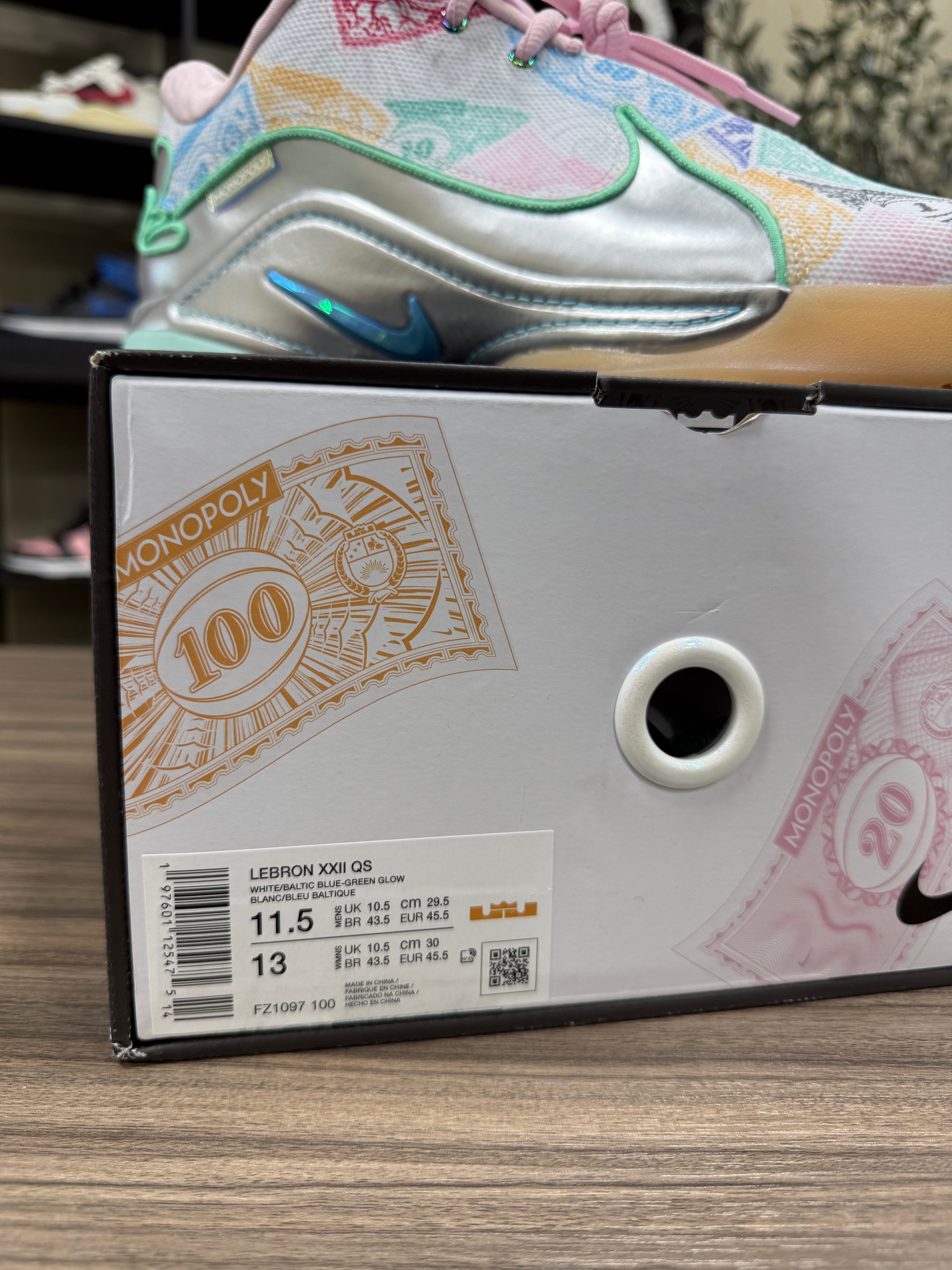 Nike LeBron 22 Monopoly Sz  11.5