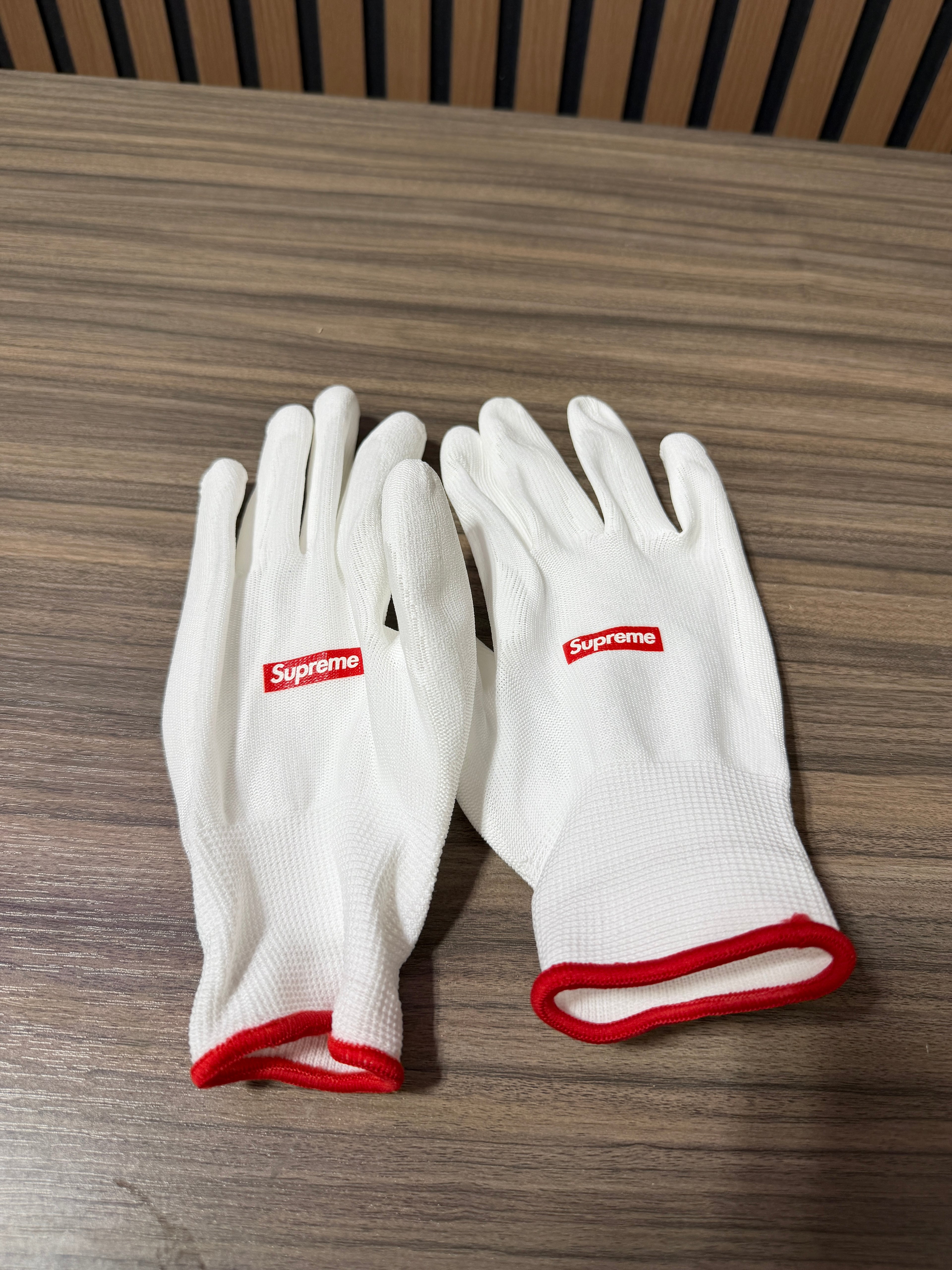 Supreme Rubberized Gloves White Red