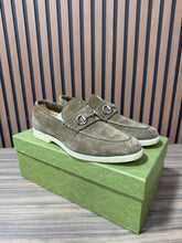 Load image into Gallery viewer, Gucci Horsebit suede loafers Sz gucci 10.5 (fits like 12-13)
