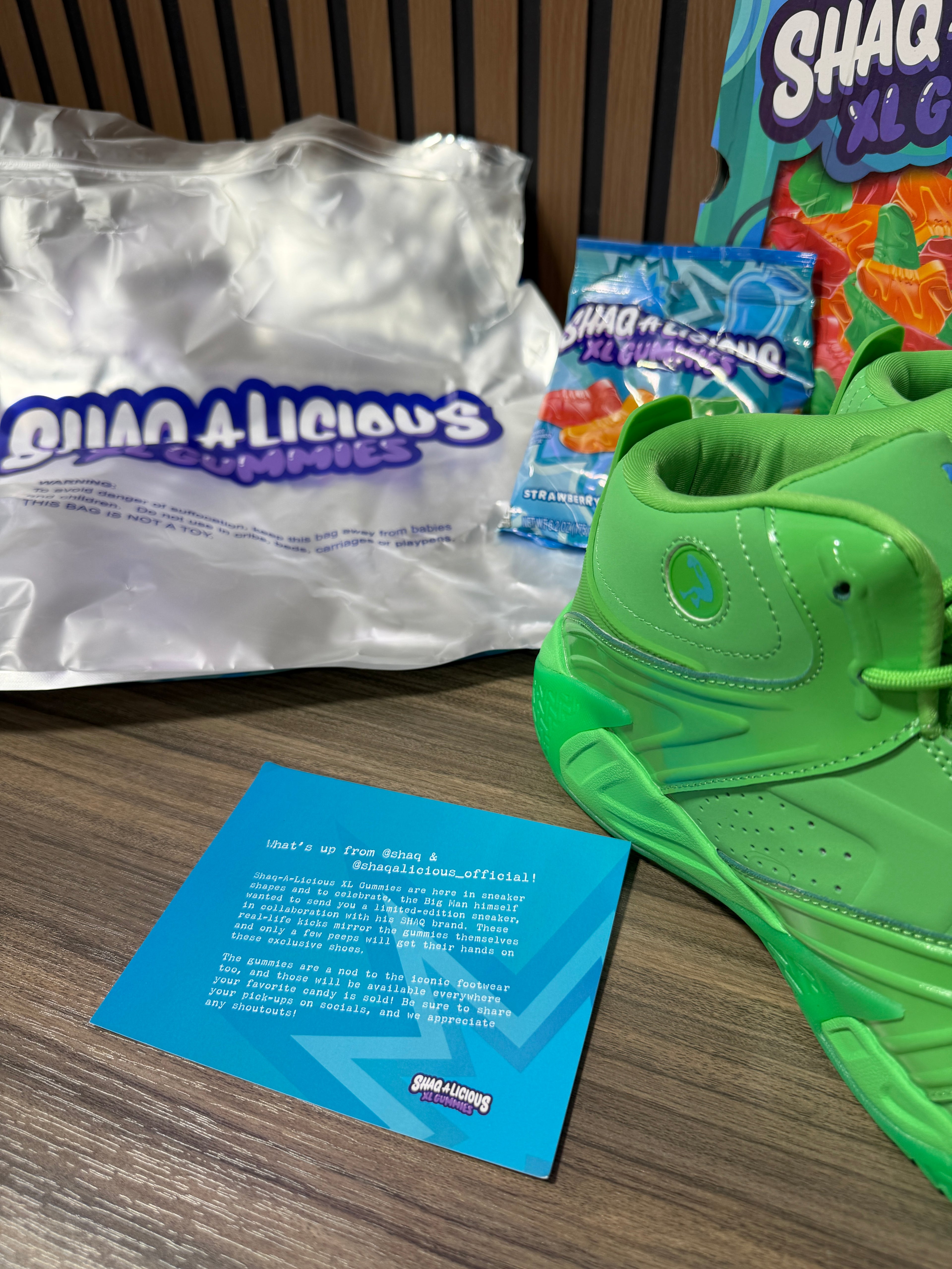 SIGNED Shaq Devastator Shaq-a-Licious XL Gummies Sz 11