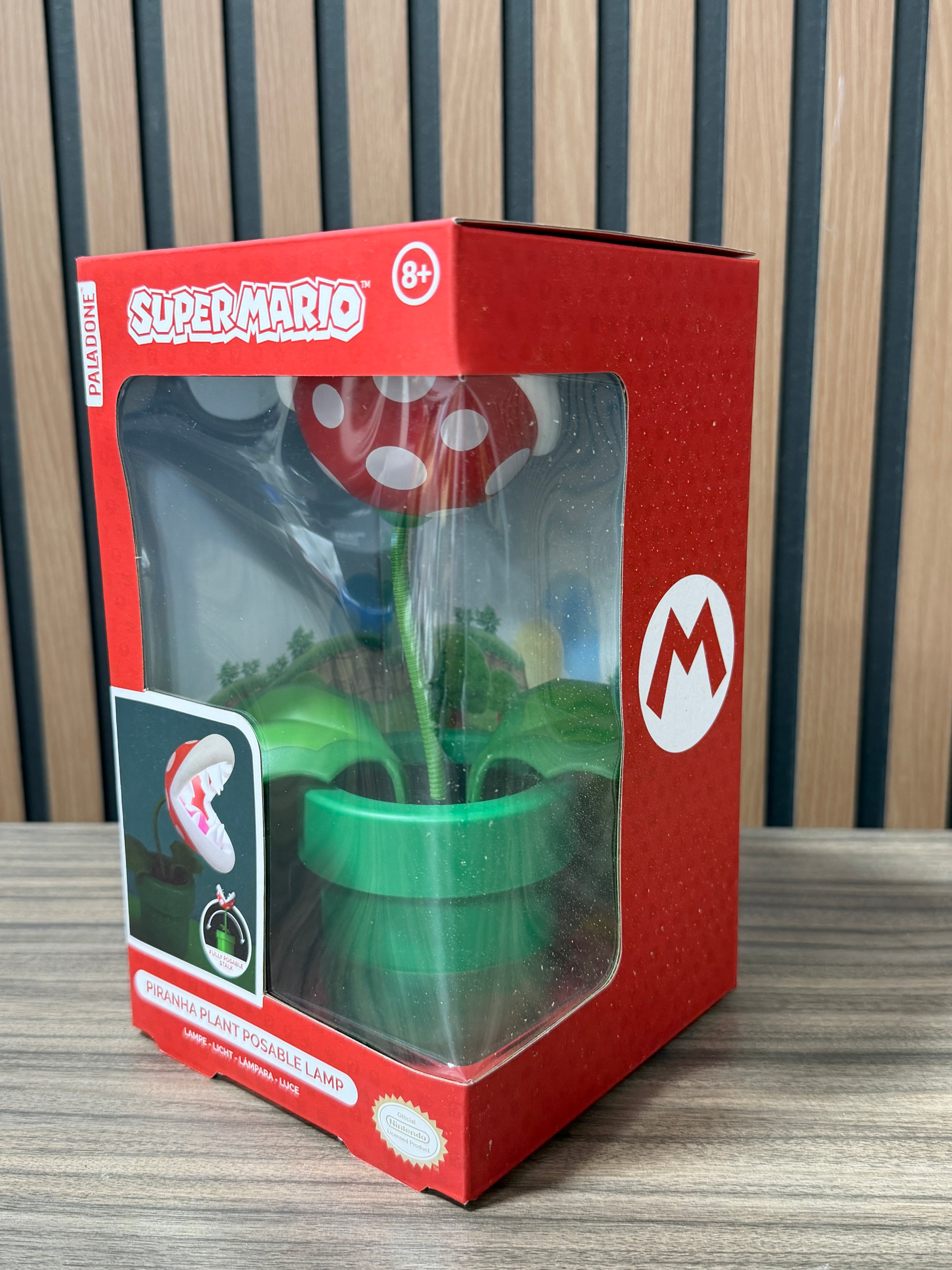 Nintendo Super Mario Bros Mini Piranha Plant Posable Lamp Night Light Décor
