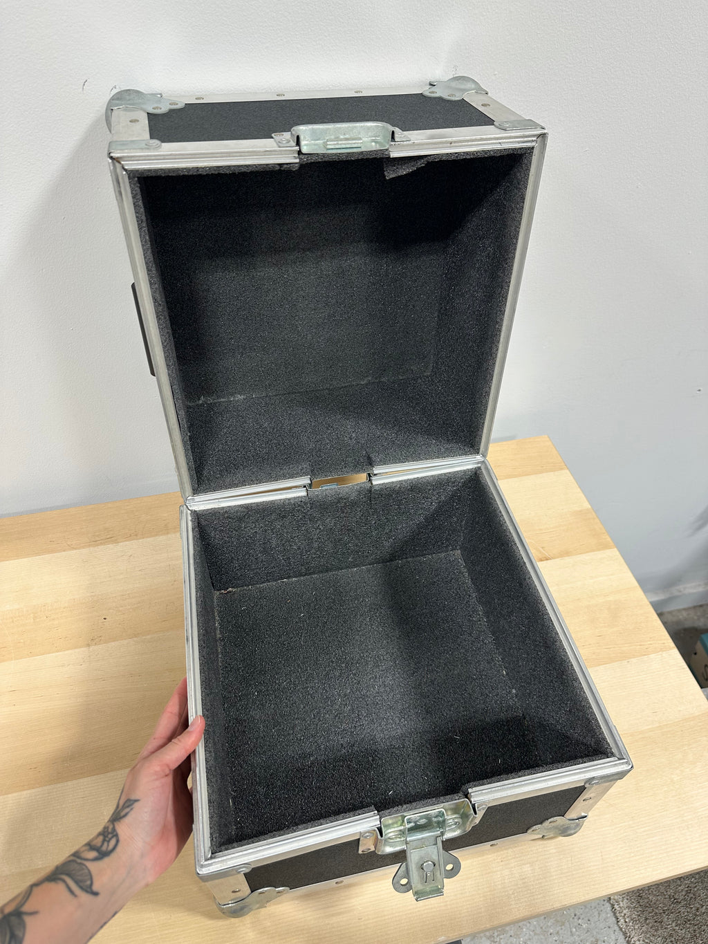 AZ-IZ Flight Road Case – Square Foam-Lined Utility Trunk