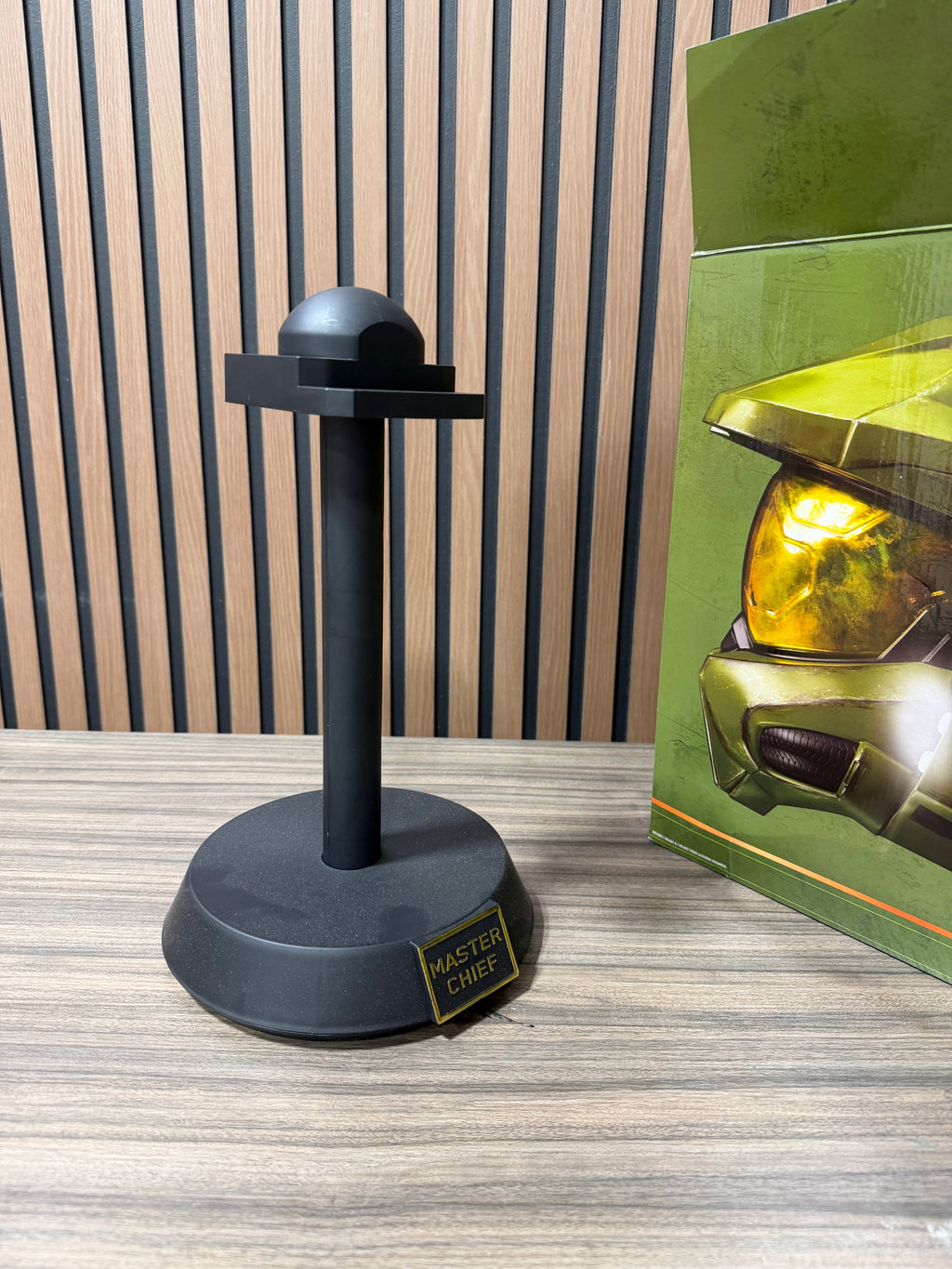 Halo Master Chief Deluxe Helmet with Stand-LED Lights on Each Side