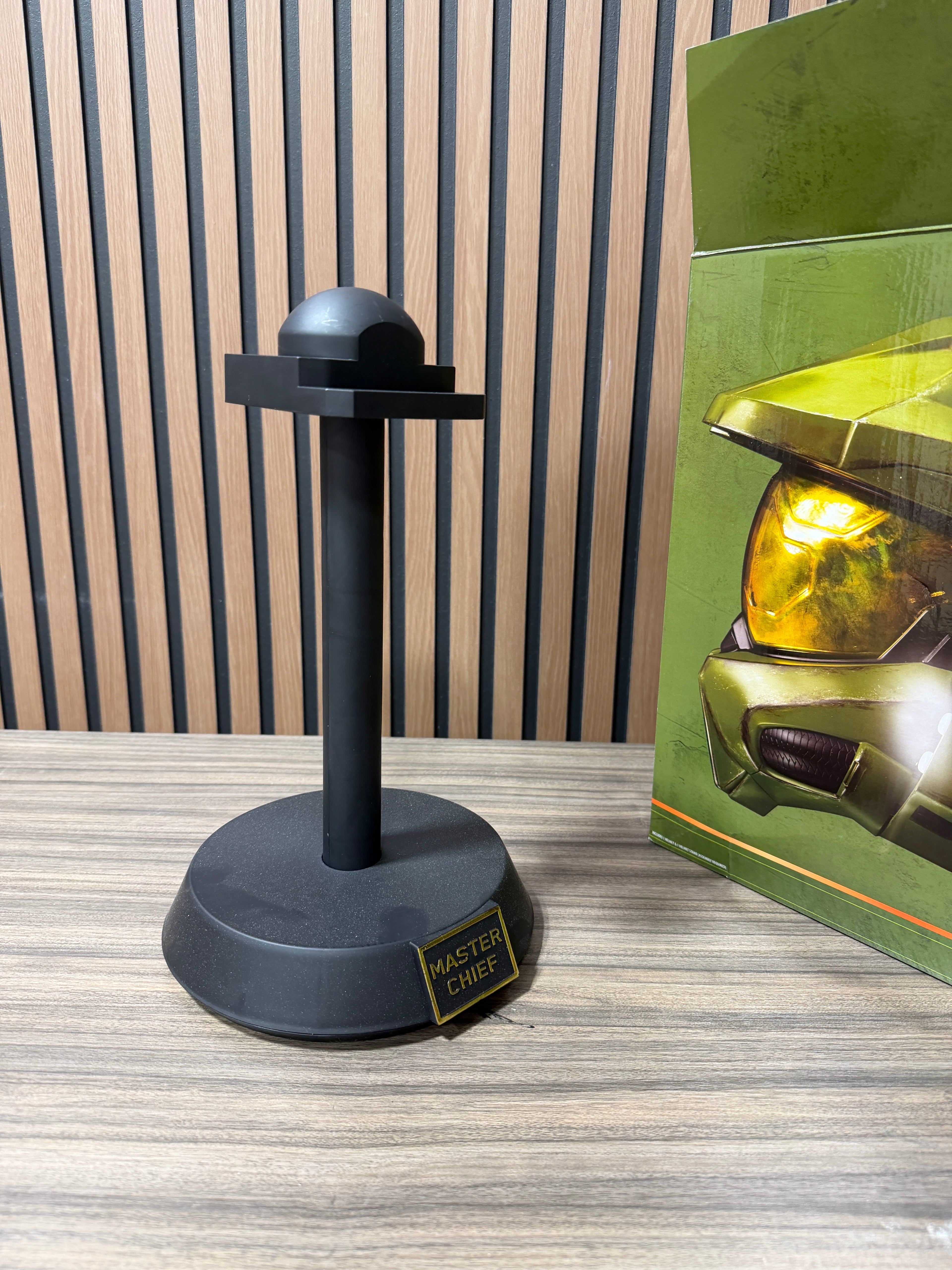 Halo Master Chief Deluxe Helmet with Stand-LED Lights on Each Side