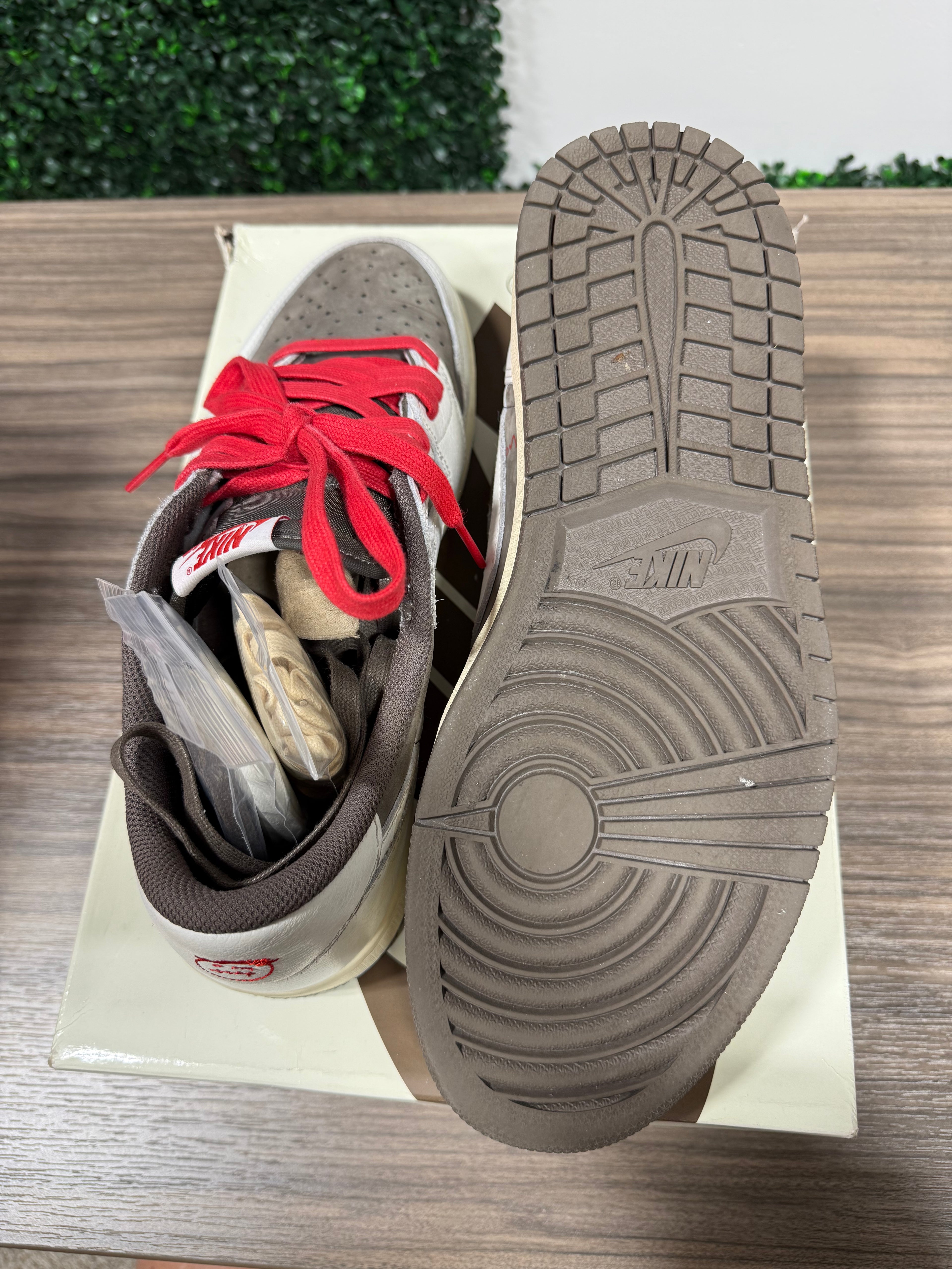 Travis Scott Jordan 1 Low Reverse Mocha Sz 11