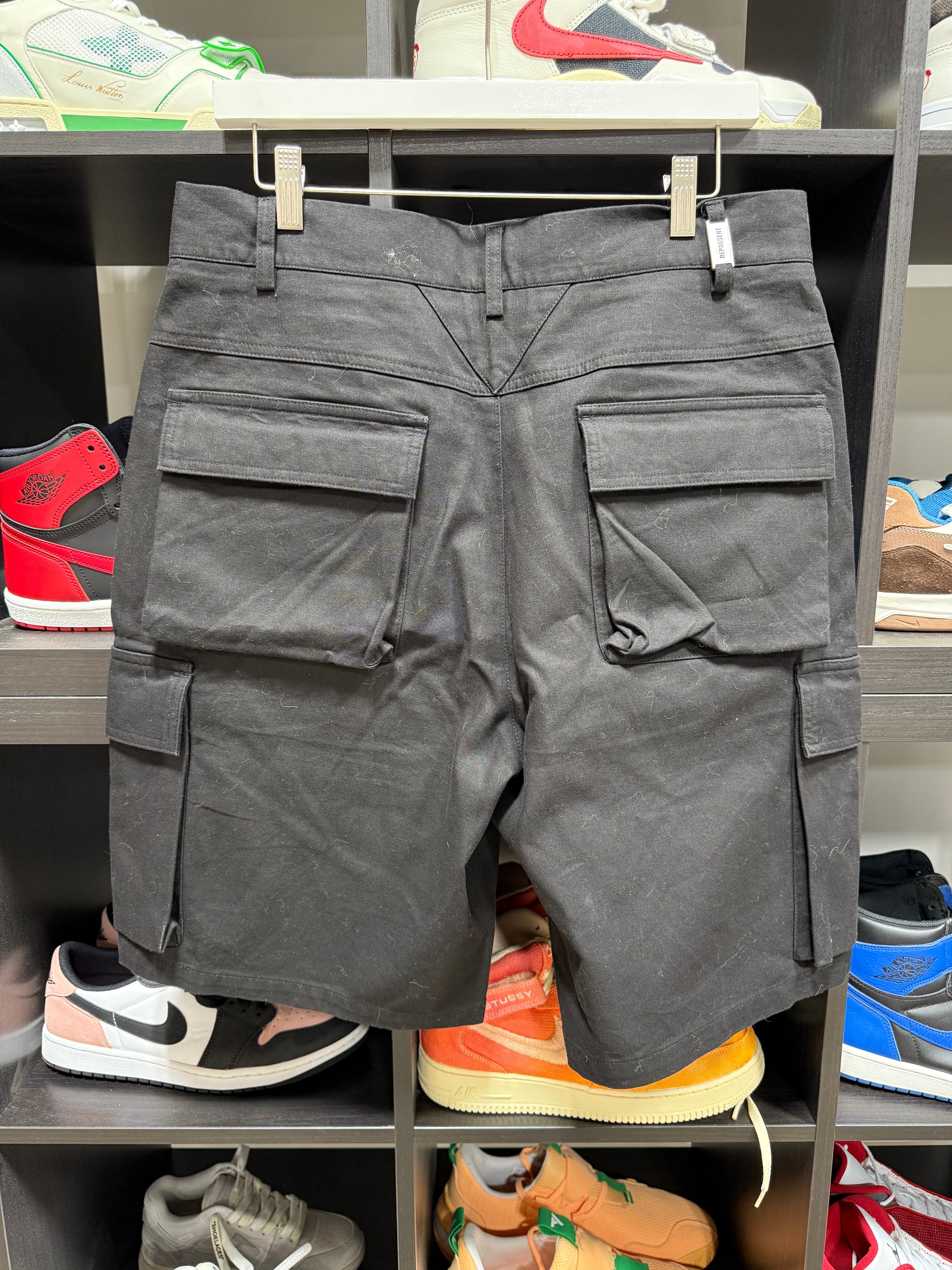 Represent Shorts Sz M