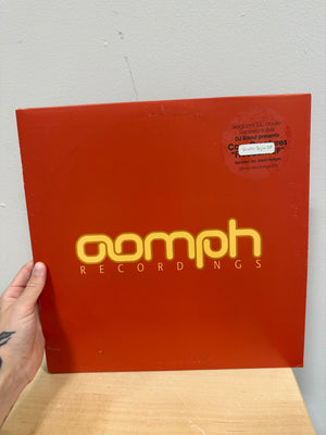 Cosy Creatures – Ghetto Style EP 12" Vinyl (2003, Oomph Recordings – zoomph03) US Pressing — Rare Sticker Misprint Variant
