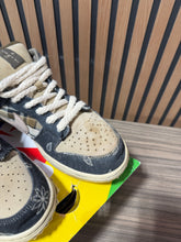 Load image into Gallery viewer, Travis Scott x Nike Dunk Low SB 'Cactus Jack' Sz 10 SEE PICS
