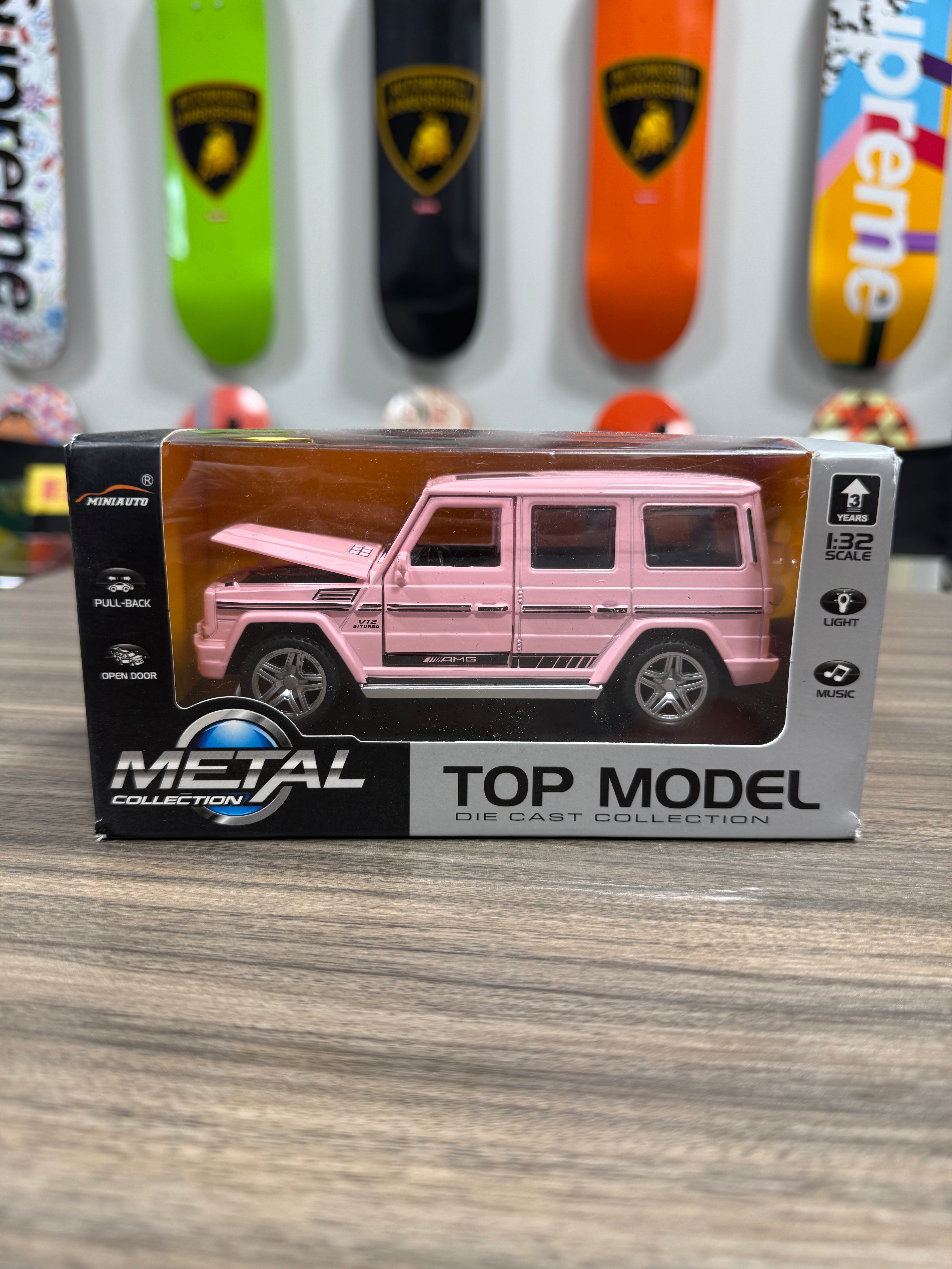 iLooboo Alloy Collectible Pink Benz G65 AMG