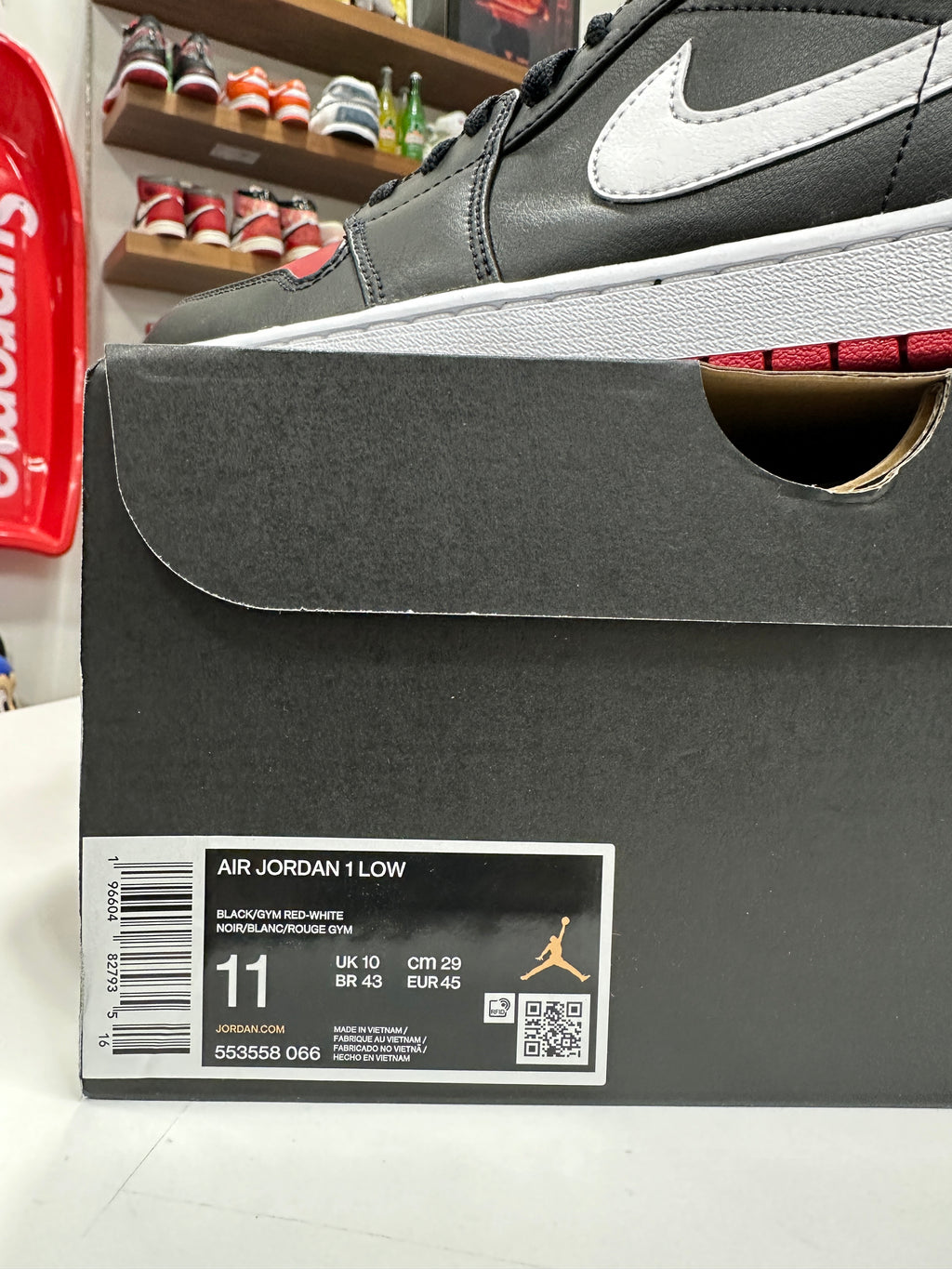 Jordan 1 Low Black/Red/White Sz 11