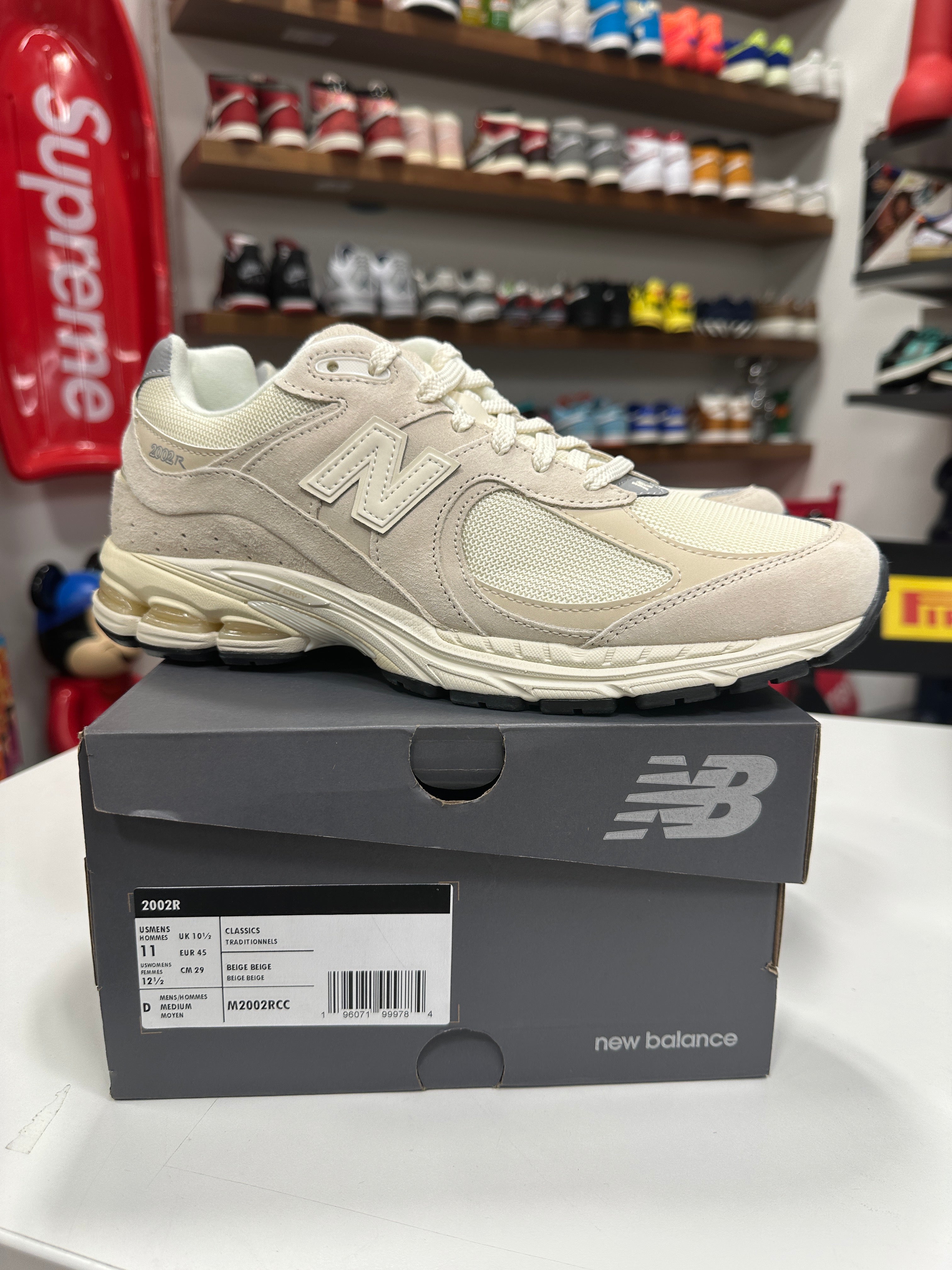 New Balance 2002R Sz 11
