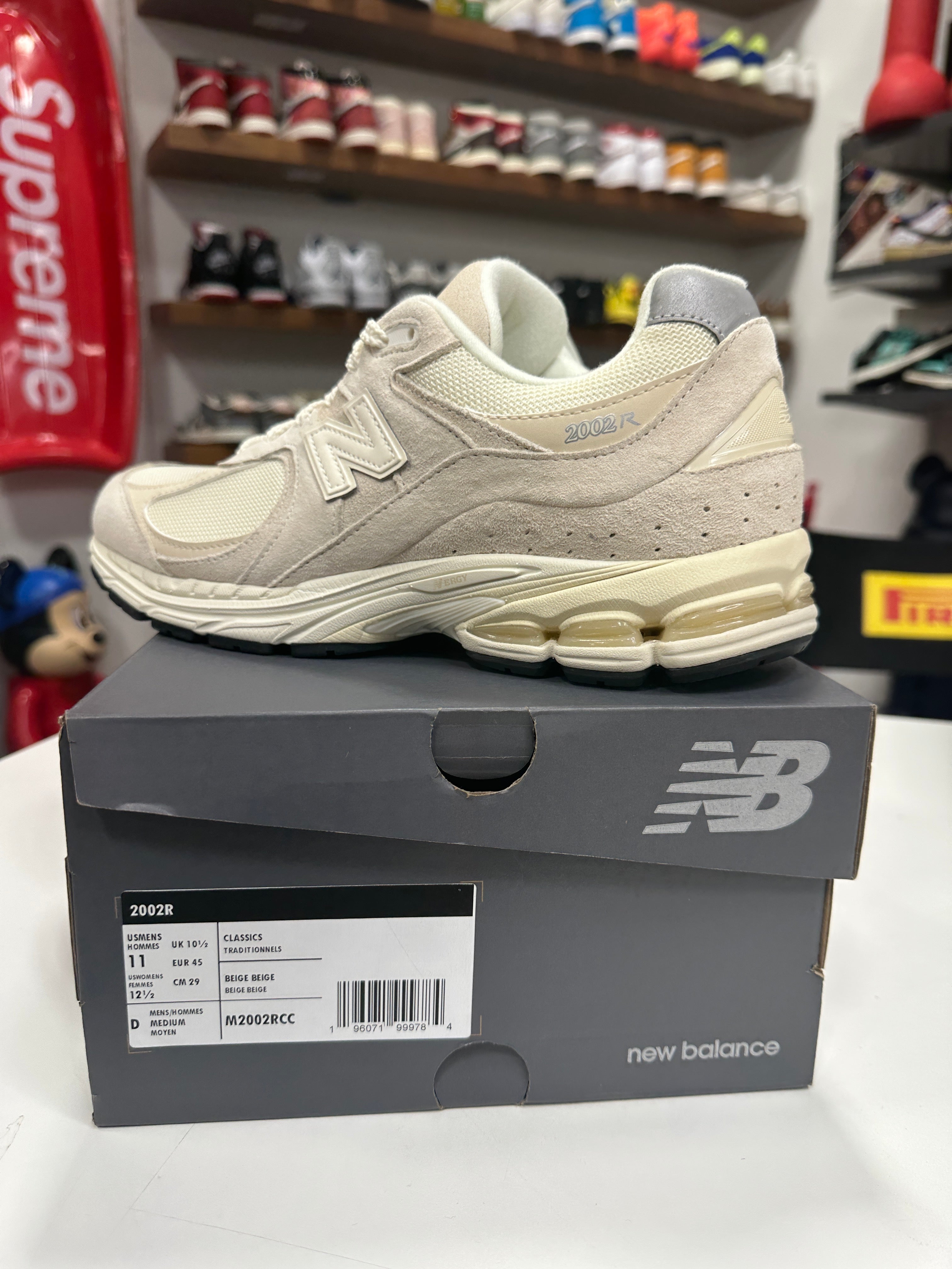 New Balance 2002R Sz 11