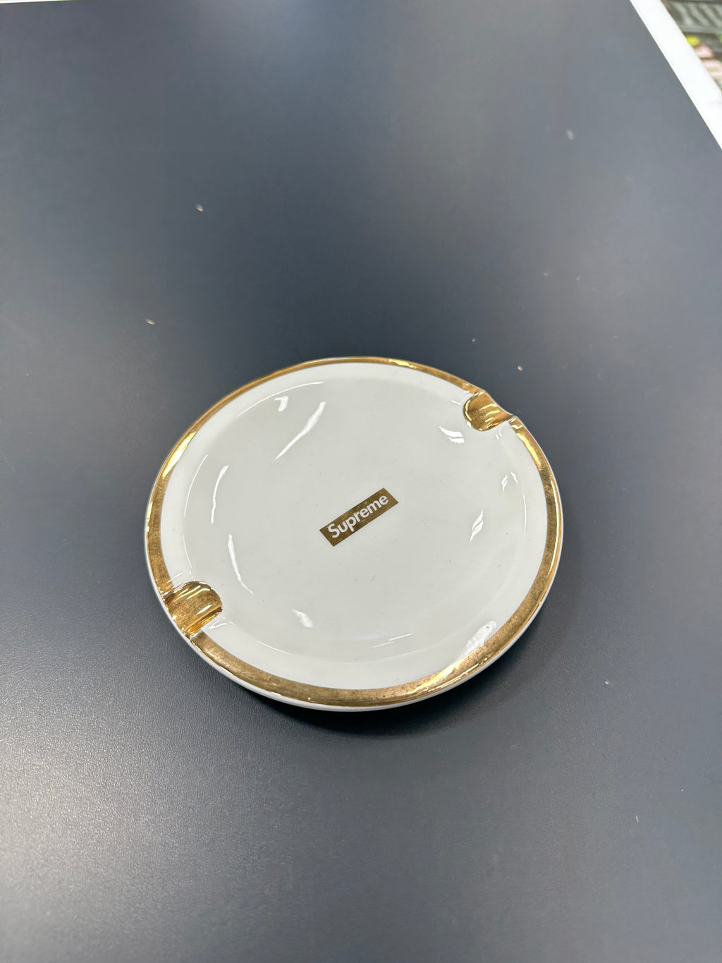 Supreme Ashtray Gold/White