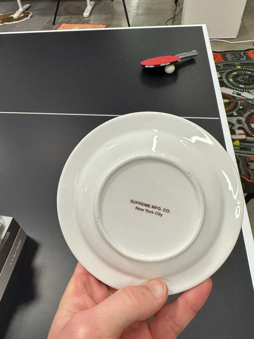 Supreme Ashtray Gold/White