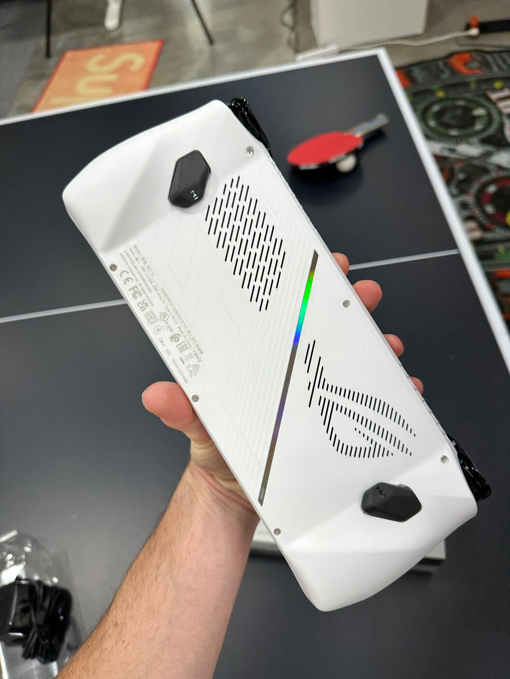 ASUS - ROG Ally 7" 120Hz FHD 1080p Gaming Handheld