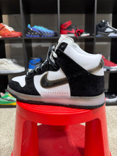 Load image into Gallery viewer, Nike Dunk High Slam Jam Sz 10.5

