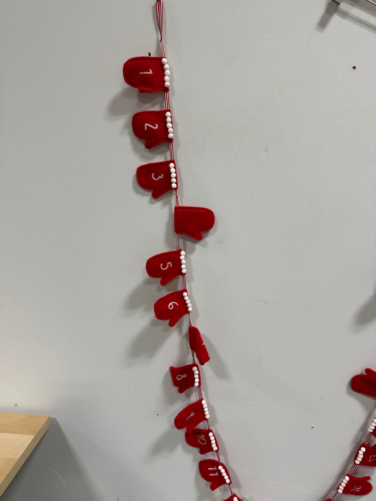 Felt Christmas Mitten Garland Advent Calendar - 25 Pocket Wall Hanging Banner