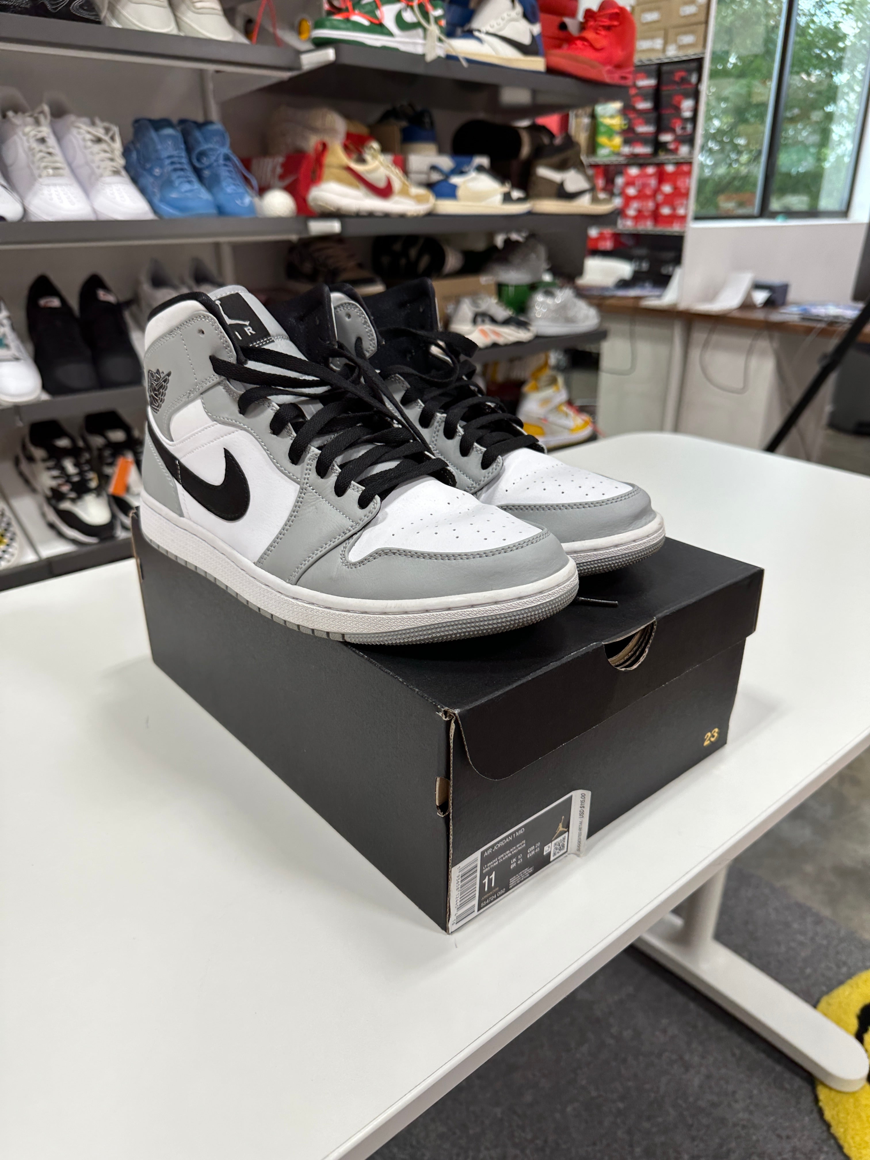 Jordan 1 Mid Sz 11