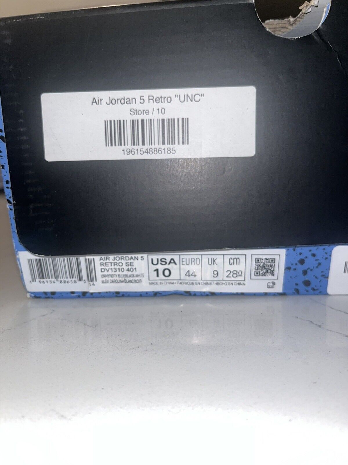 Jordan 5 Retro UNC University Blue Sz 10 (damaged box)