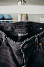Load image into Gallery viewer, American Eagle Denim Sz 30x32

