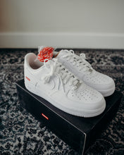 Load image into Gallery viewer, Nike Air Force 1 Low Supreme White Sz 11
