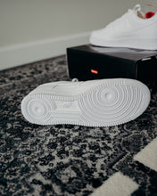 Load image into Gallery viewer, Nike Air Force 1 Low Supreme White Sz 11

