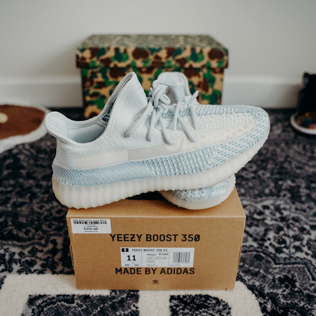 Yeezy 350  V2 Cloud White Sz 11