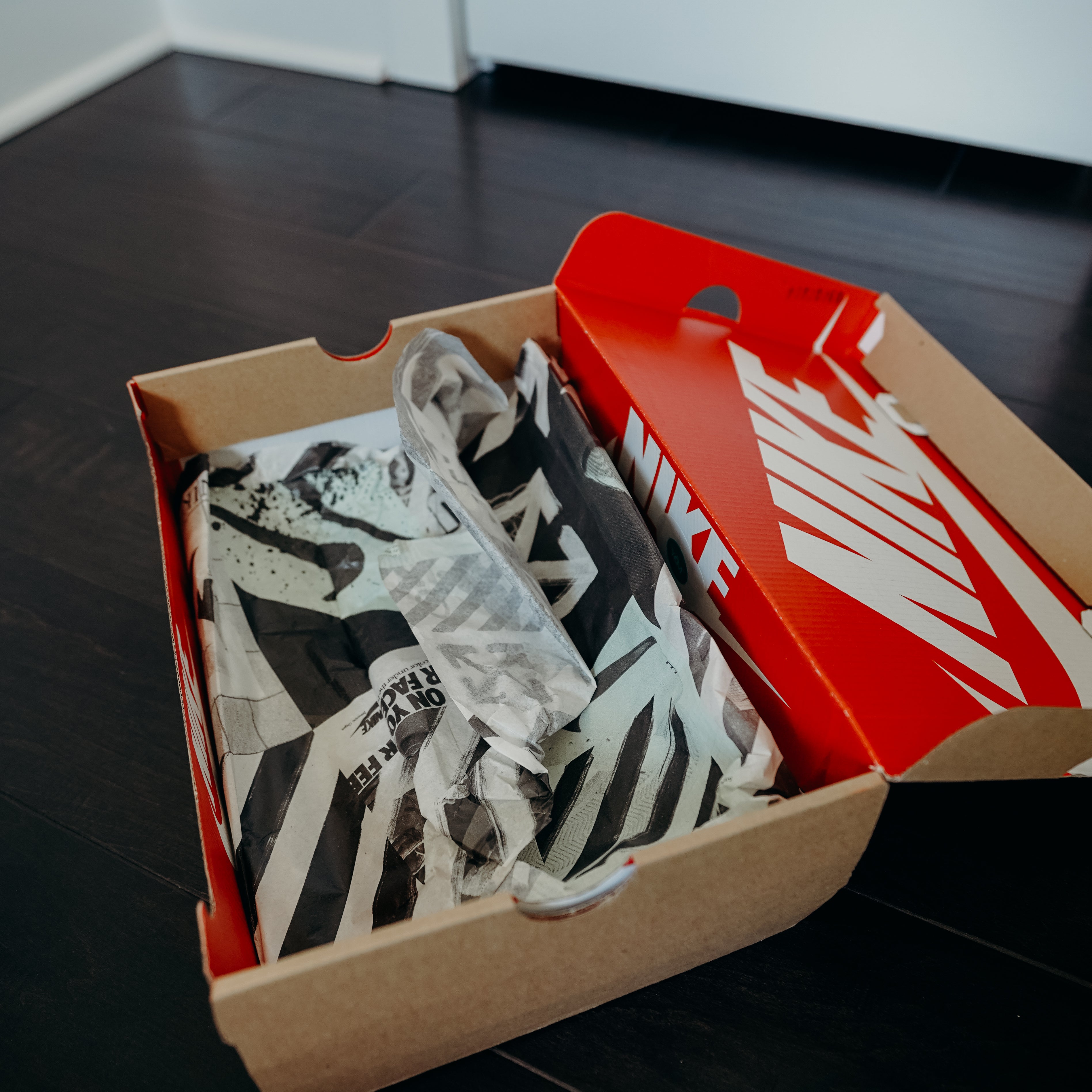 Nike Air Force 1 Low Off-White Volt Sz 10.5