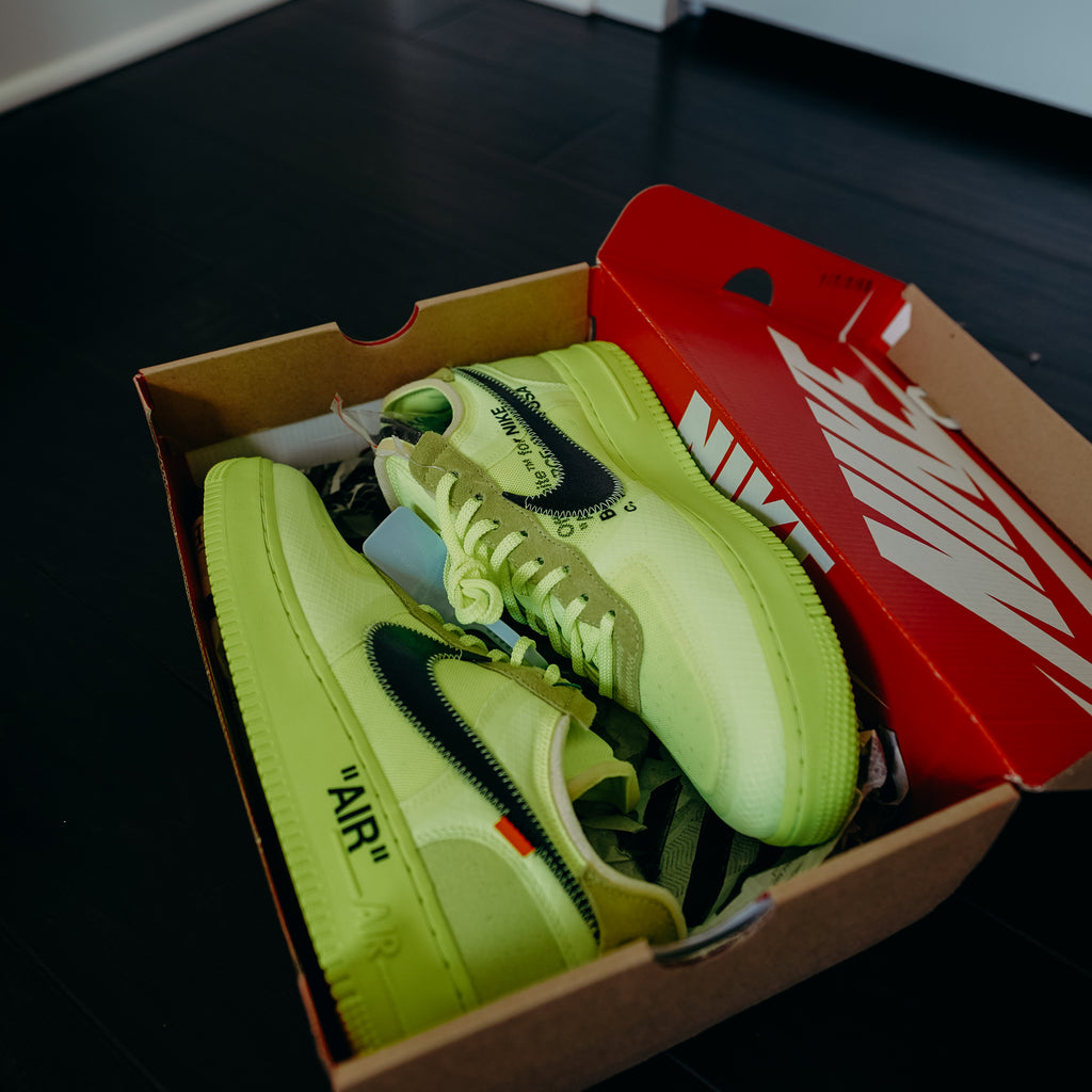 Nike Air Force 1 Low Off-White Volt Sz 10.5