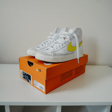 Load image into Gallery viewer, Nike Blazer Mid 77 Vintage Optic Yellow Sz 5/ Women&#39;s 6.5
