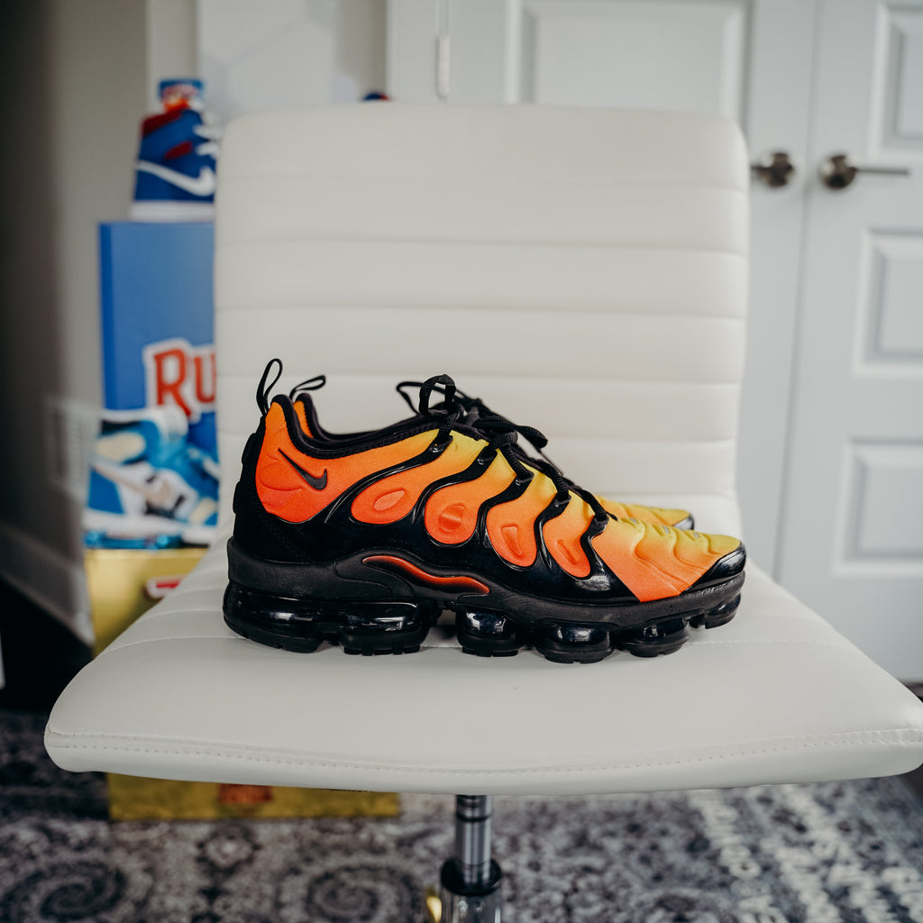 Nike Air VaporMax Plus Black Orange Crimson Sz 10
