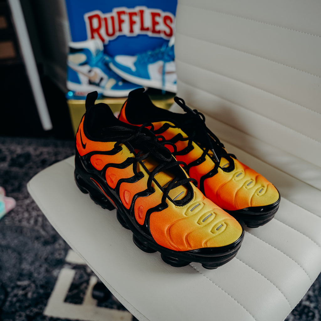 Nike Air VaporMax Plus Black Orange Crimson Sz 10