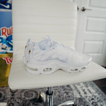 Load image into Gallery viewer, Nike Air Max Plus White Sz 10.5
