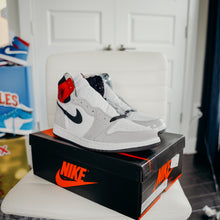 Load image into Gallery viewer, Jordan 1 Retro High Light Smoke Grey Sz 11
