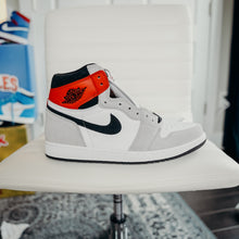 Load image into Gallery viewer, Jordan 1 Retro High Light Smoke Grey Sz 11
