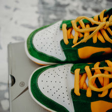 Load image into Gallery viewer, Nike SB Dunk &quot;Buck&quot; Sz 11/5
